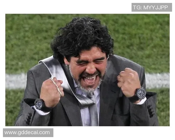 足球明星多纳的传奇故事与辉煌成就揭秘